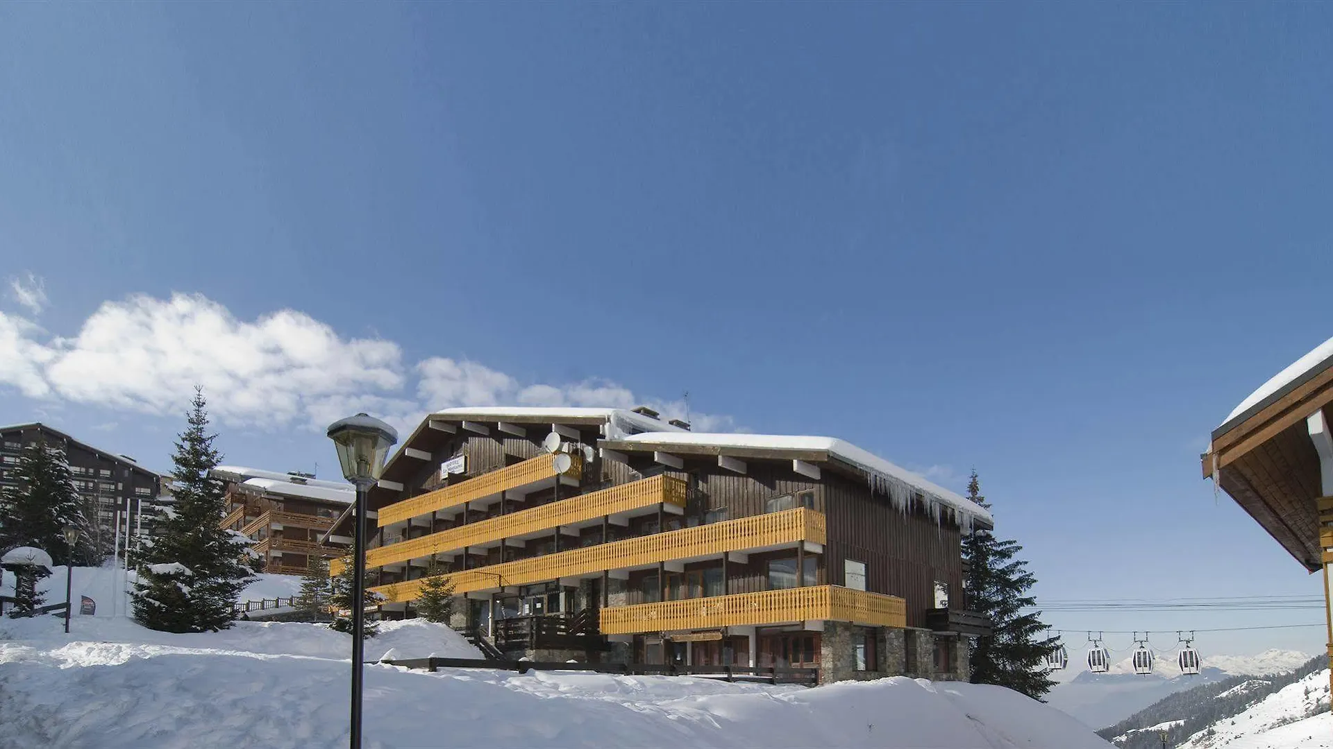 Madame Vacances Hotel & Spa Le Mottaret Мерибель